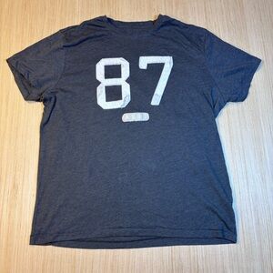 Aeropostale Graphic Tee with '87' Design